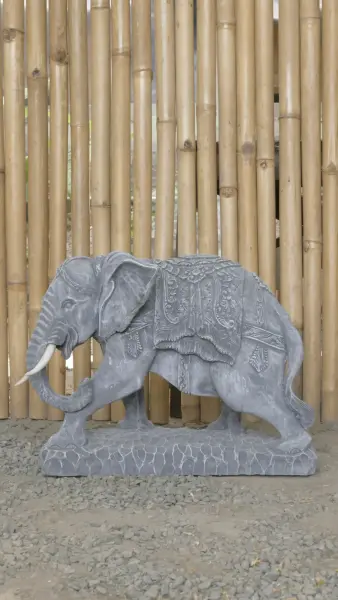 Product image 7 of the product “Indra - Small Elephant bending to the left, 46.5cm L | cast stone ”